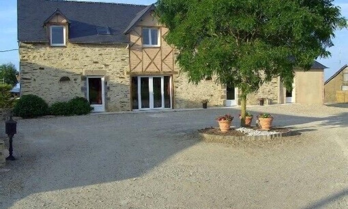 Mont-Saint-Jean Casa | CASA RURAL CON SU PISCINA CUBIERTA Y SPA