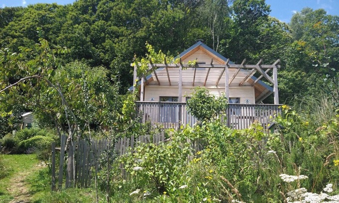 Saint-Victor-en-Marche Chalet De Esquí | Country cottage on the edge of a forest