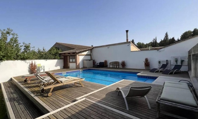 Torres de Barbues Casa | Casa rural 'Valfonda' con vistas a la montaña, Wi-Fi y aire acondicionado