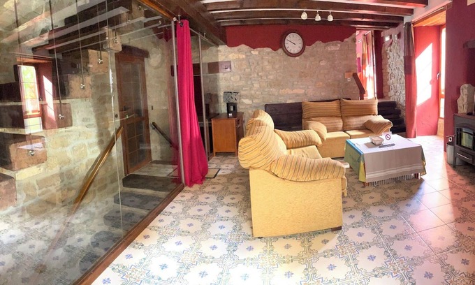 Gallipienzo Casa | Casa rural 'Zulotxo' con vistas a la montaña, terraza privada y Wi-Fi