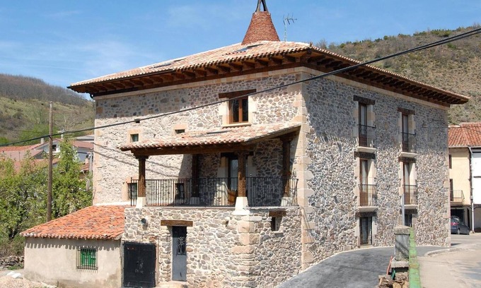 Barbadillo del Pez Casa | Casa rural 'El Mirador Del Pedroso' con vistas a la montaña, terraza privada y Wi-Fi