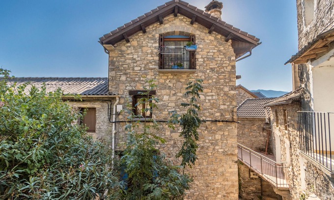 Belsierre Casa | Casa rural 'Casa Pirinea' con vistas a la montaña y Wi-Fi