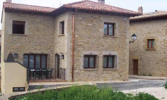 Oloriz/Oloritz Casa | Casa rural 'Casa Rural Mirizabal' con vistas a la montaña, terraza privada y Wi-Fi