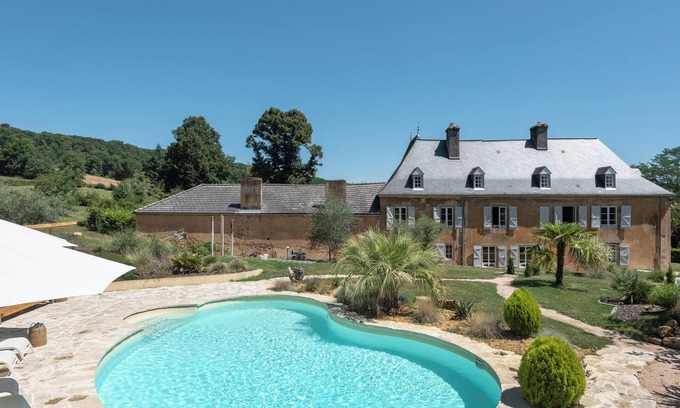 Anoye Villa | Casa rural 'Des Salettes' con piscina privada, terraza privada y Wi-Fi