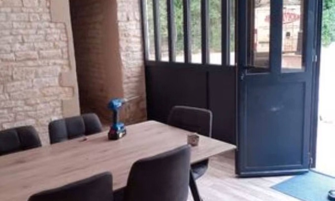 Arc-en-Barrois Villa | Casa rural 'Domaine Du Val Bruant' con terraza compartida y Wi-Fi