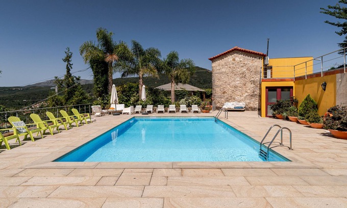 Bico Villa | Casa rural 'Eido Da Devesa' con vistas a la montaña, piscina privada y Wi-Fi