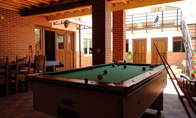 Cimanes del Tejar Casa | Casa rural 'El Capricho Del Tejar' con piscina compartida, terraza privada y Wi-Fi
