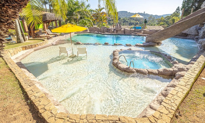 Piedade Cabaña | Country House with Themed Heated Pool!