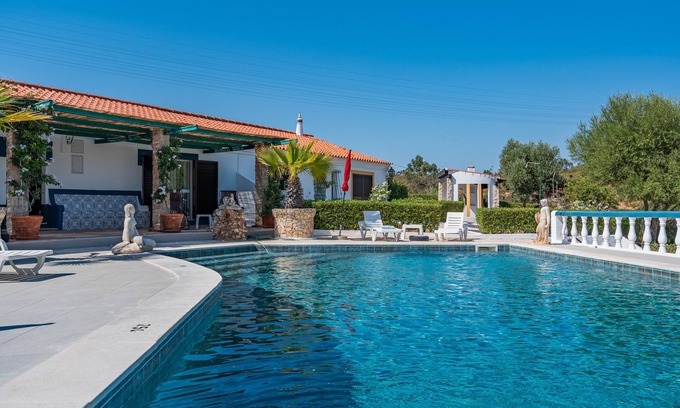 Lagos Cabaña | Casa de campo 'Horta Da Ti'mariana' con vistas a la montaña, piscina compartida y Wi-Fi