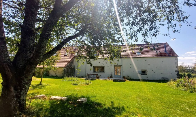 Etais-la-Sauvin Casa | Country house in Burgundy