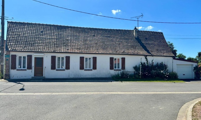 Forest-l'Abbaye Casa | Country House 'La Rose De Forest-l'Abbaye' with Private Garden and Wi-Fi