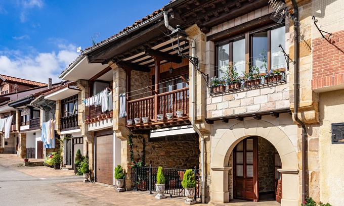 Udias Casa | Casa rural 'La Casuca, Entre Mar Y Montaña' con vistas a la montaña y terraza privada