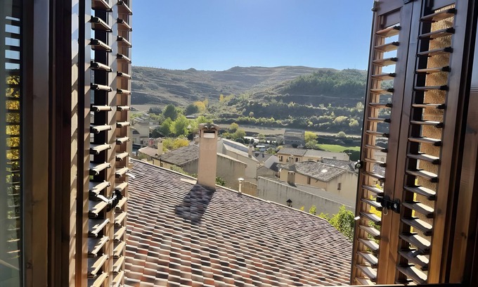 Uncastillo Casa | Casa rural 'La Era De San Juan' con piscina privada, Wi-Fi y aire acondicionado
