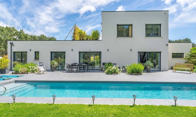 La Palmyre Villa | Casa rural 'La Lagune' con piscina privada, terraza privada y Wi-Fi