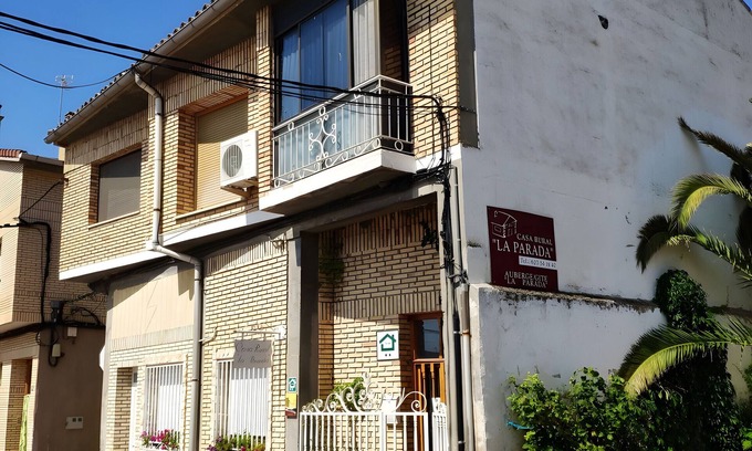Valtierra Casa | Casa rural 'La Parada' con vistas a la montaña, terraza privada y Wi-Fi