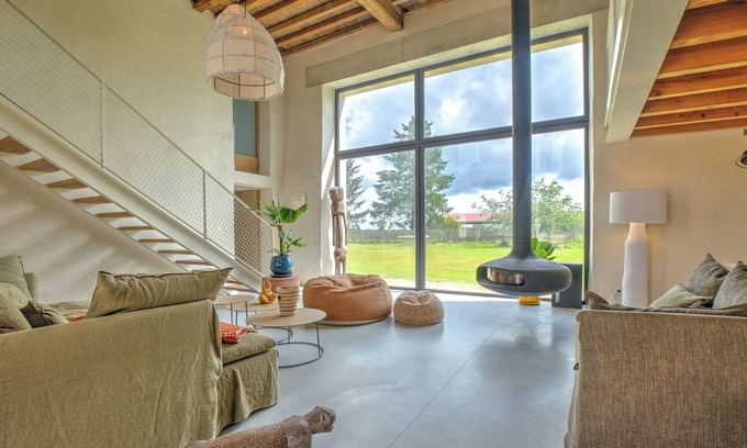 Vieux-Mareuil Villa | Casa rural 'Le Domaine De La Férédie' con piscina privada, Wi-Fi y aire acondicionado
