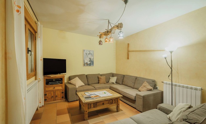 Caballar Casa | Casa rural 'Los Molinillos' con vistas a la montaña, terraza privada y Wi-Fi
