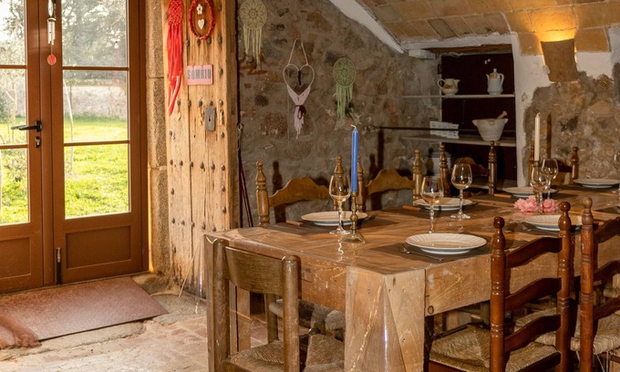 Veinat de Penedes Casa | Masia Rural cerca de la Costa Brava i les Gavarres