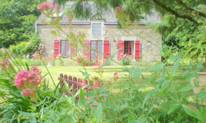 Plaudren Casa | Casa de campo cerca de Vannes, sitio florido, árboles y muy tranquilo.