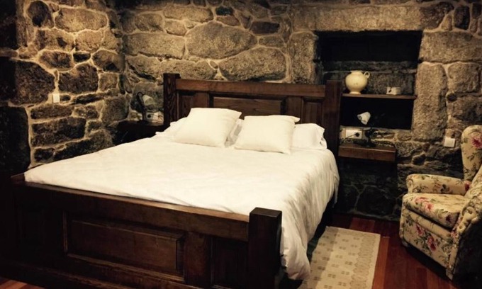 La Bola Casa | Casa rural 'O Cantón' con balcón y Wi-Fi