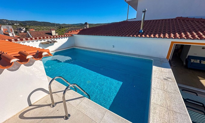 Carvalhais Villa | Casa rural 'Quinta Das Ychós' con vistas a la montaña, piscina privada y Wi-Fi