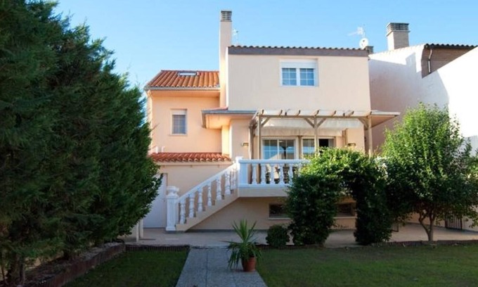 Cabanillas Casa | Casa rural 'Reyno De Bardenas' con terraza privada, jardín privado y Wi-Fi