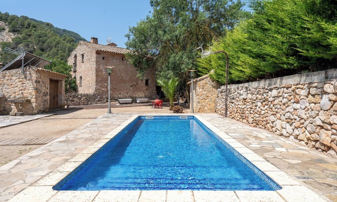 Montblanc Casa | Casa rural 'Serra De Prades' con vistas a la montaña, piscina compartida y Wi-Fi