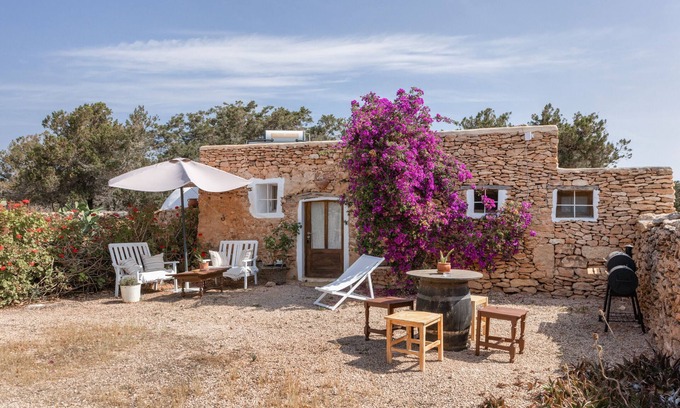 Formentera Cabaña | Casita de campo 'Vicent' con terraza y jardín privados