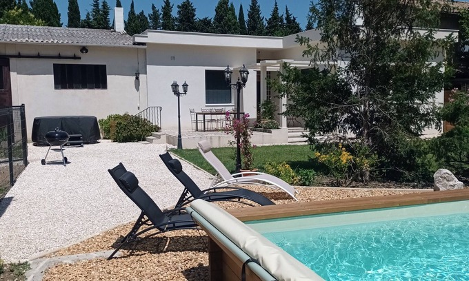 Saint-Andiol Casa | Country house with swimming pool and jacuzzi at the foot of the Alpilles mountains