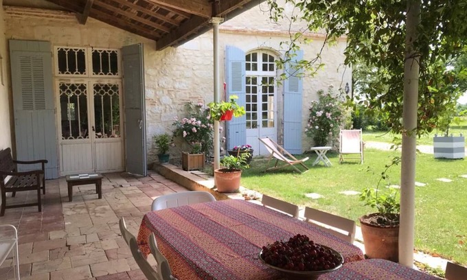 Marsac Casa | Country house with swimming pool: 8 bedrooms sleeps 16