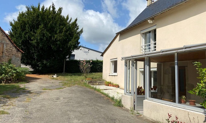 Lanuejouls Casa | Country house with large private courtyard. Pets welcome.