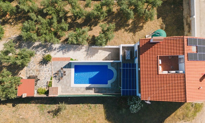 Cardena Casa | Casa de campo con piscina privada ,ideal para familias y sus mascotas.