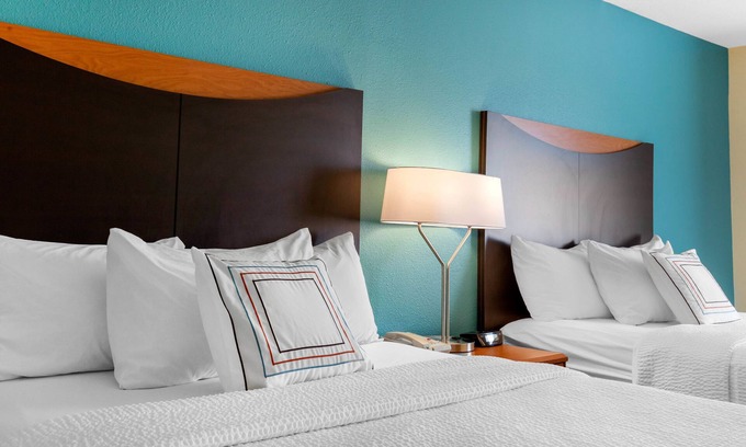 Bismarck Hotel | Fairfield Inn & Suites Bismarck South