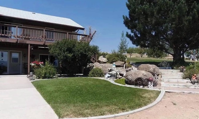 Whitehall Casa | Country living, 20 acres, Horses, Dogs, Family Fun