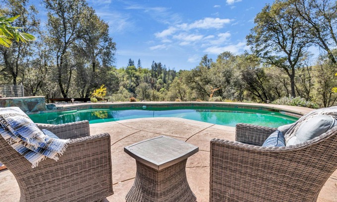 Placerville Casa | Country Living in Cozy Luxury ... Bienvenido inquilinos a largo plazo y amigos peludos