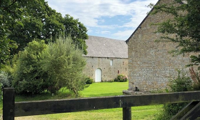 Picauville Casa | Country manor on the Cotentin peninsula historic sites marshes sea