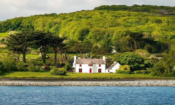 New Quay Cabaña | Country Manor steeped in history with Ocean Views
