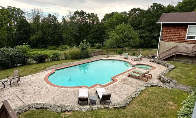 Warwick Casa | Country Paradise Getaway in New York with Pool & Hot Tub.