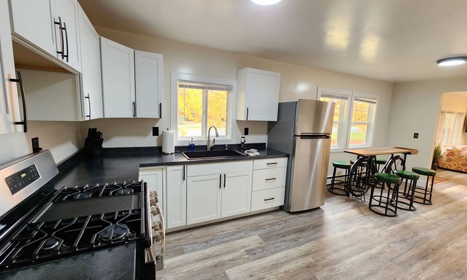 Paris Casa | Country Ranch near Big Rapids