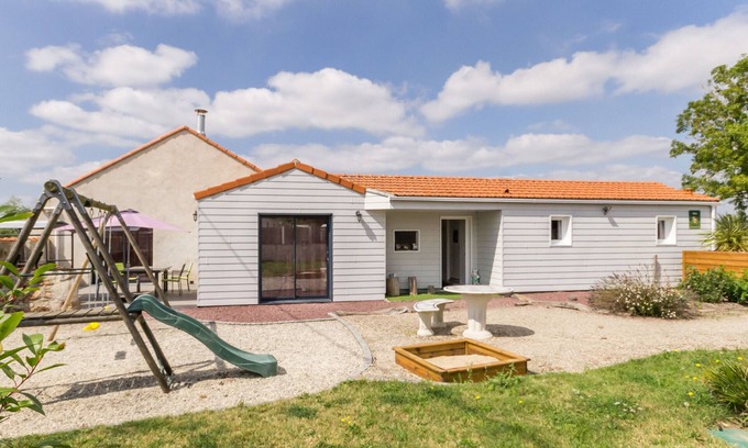 Saint Viaud Cabaña | Casa de Campo Renovada con Juegos, WiFi y Actividades Náuticas Cerca