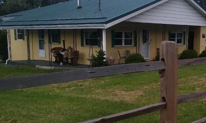 Brandonville Cabaña | Country Roads Cottage w/ fenced in yard close to state forests and WVU!