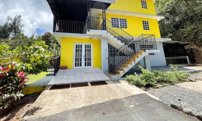 Almirante Norte Casa | Country side - sleeps up to 36 - 14 Beds, 5 Sofa