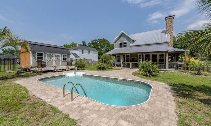 Longs Casa | Country Solitude close to the Beach by RedAwning