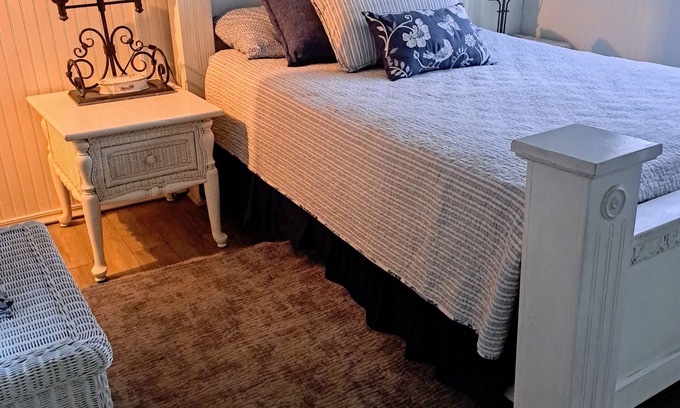 Lake Placid Casa | Country style 2-bedroom bungalow in Lake Placid with WiFi