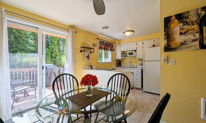 Carlton Casa | Country View Cottages, charming Cottage Near Downtown Carlton