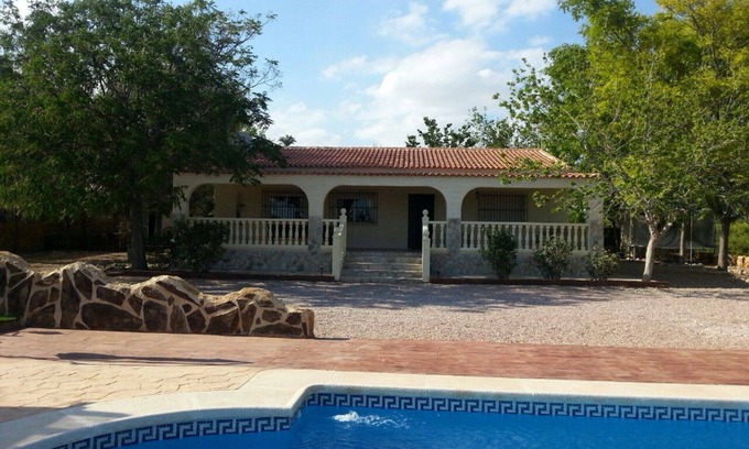 Santomera Casa | Casa rural de retiro con capacidad para 10 personas.