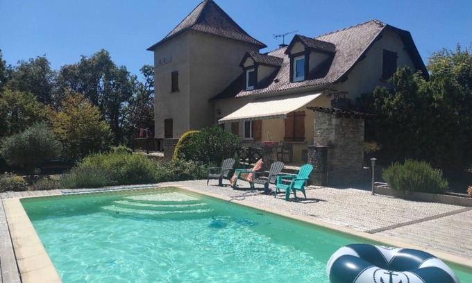 Villeneuve d'Aveyron Villa | Country house with swimming pool
