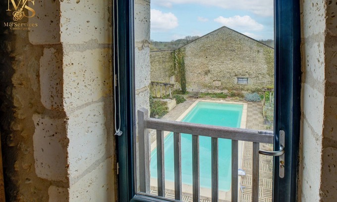 Champagne-et-Fontaine Casa | Countryside Stay: Gîte with Swimming Pool