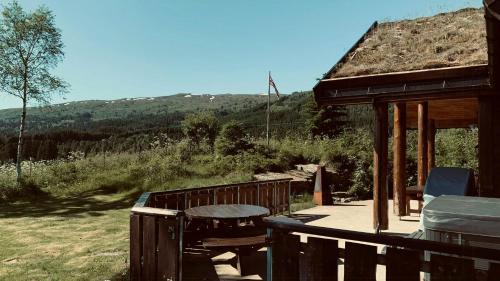 Solberg Casa | Countryside Cabin With Jacuzzi Near Stryn