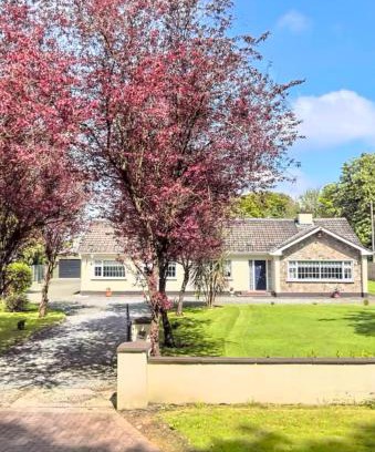 Kentstown Casa | Countryside Family Home